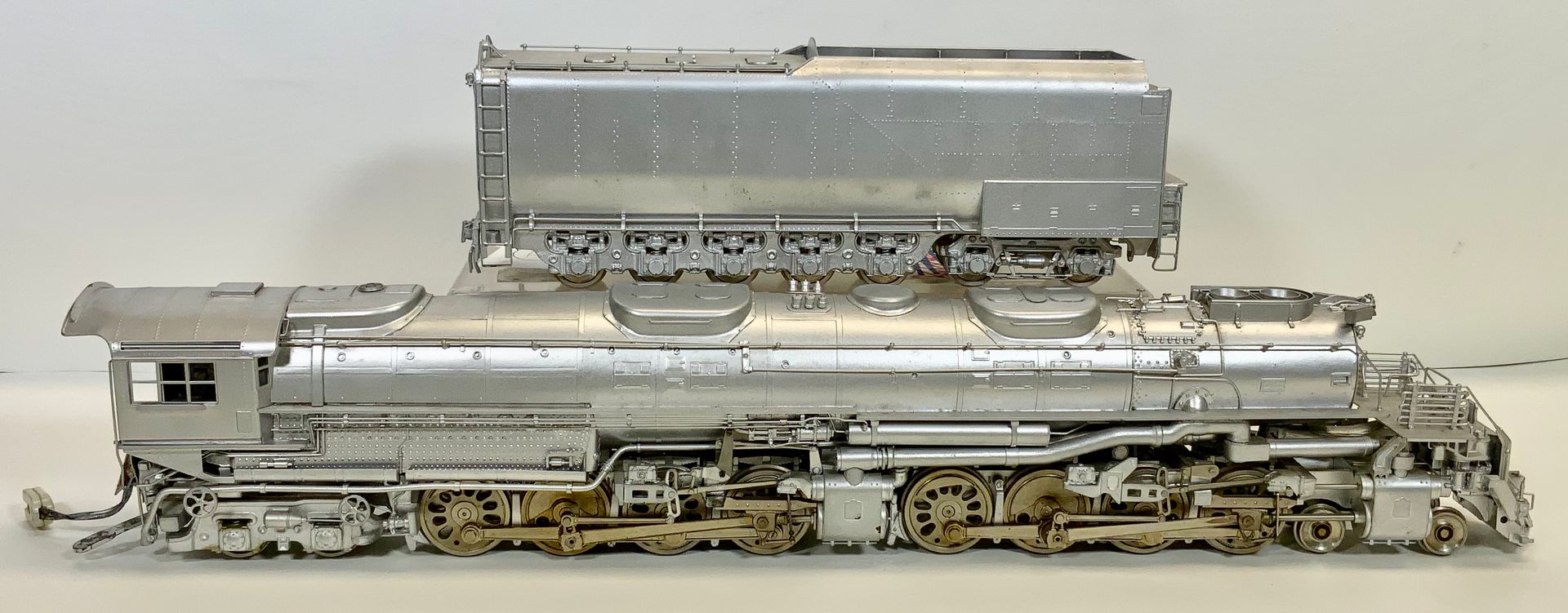 Null 
[蒸汽机车] KTM O比例 - 联合太平洋大男孩4-8-8-4蒸汽机车和招标。

，有一个轨道。没有原包装盒。未经测试。


，有一个轨道。没有原&hellip;