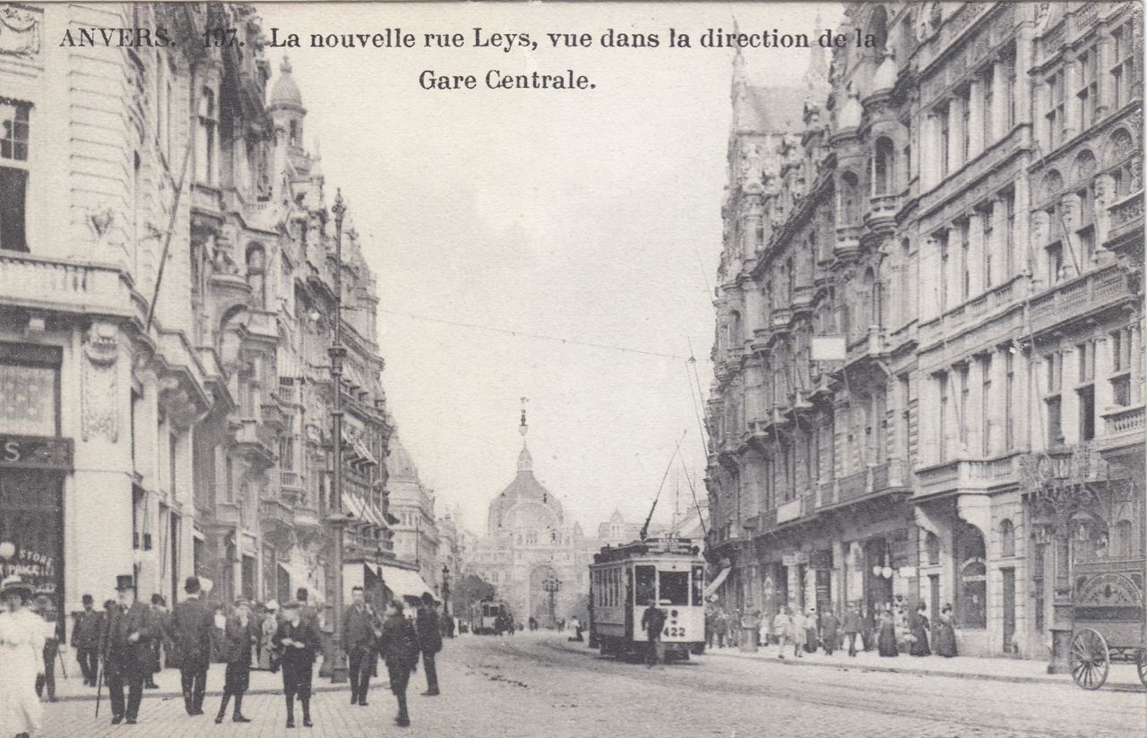 Null 
FLANDERS. Unas 200 postales antiguas y semimodernas.