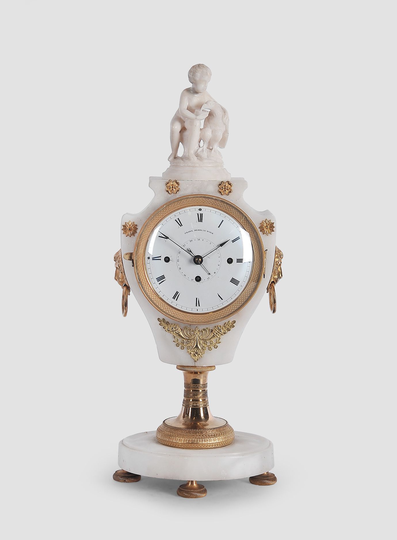 Null Elégante pendule de commode Empire


Vienne, vers 1820


Maître horloger Fr&hellip;