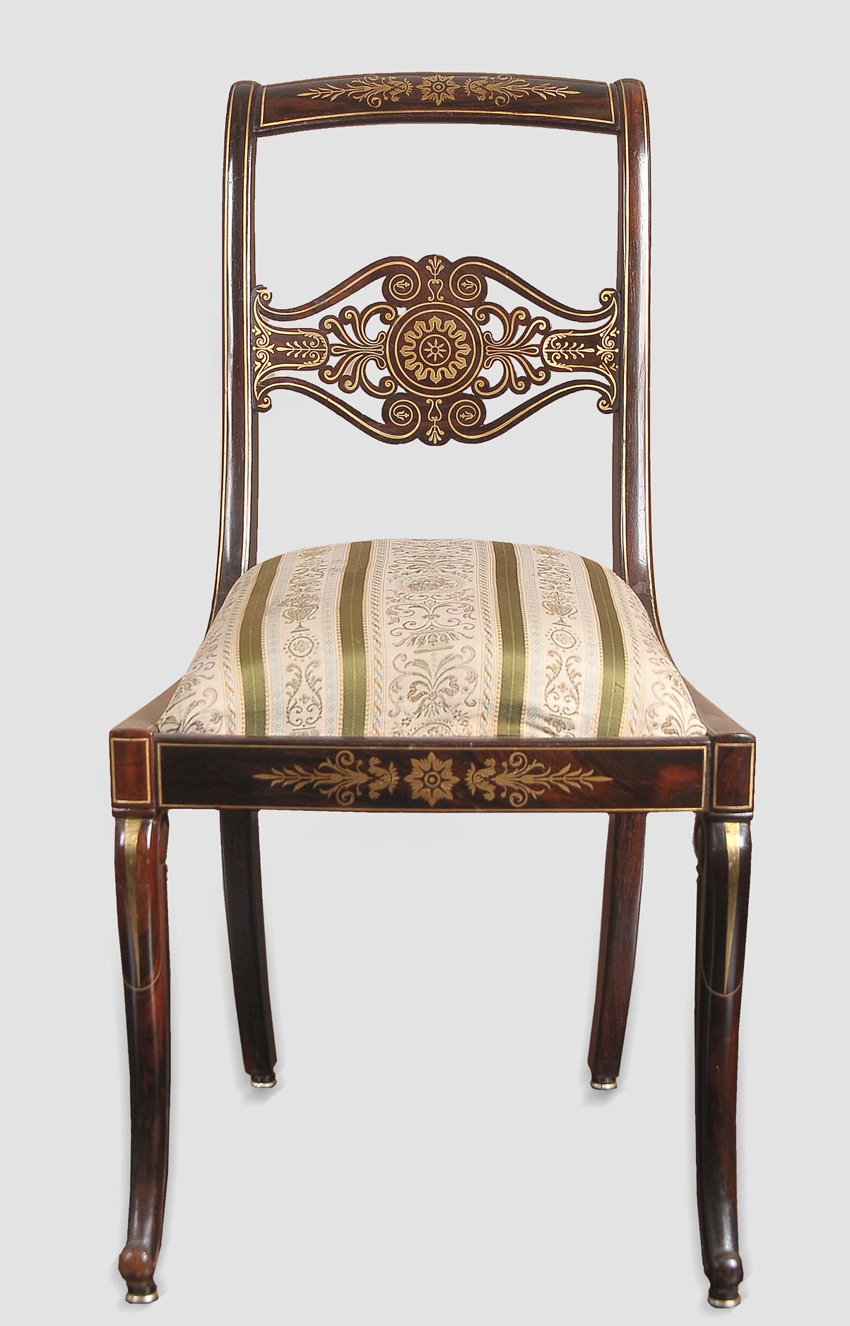 Null 詹赛尔梅之家


Ca.1860


椅子


紫檀木，镶嵌黄铜


框架底部标有 "JEANSELME "字样


高86厘米，宽42厘米，深42厘&hellip;