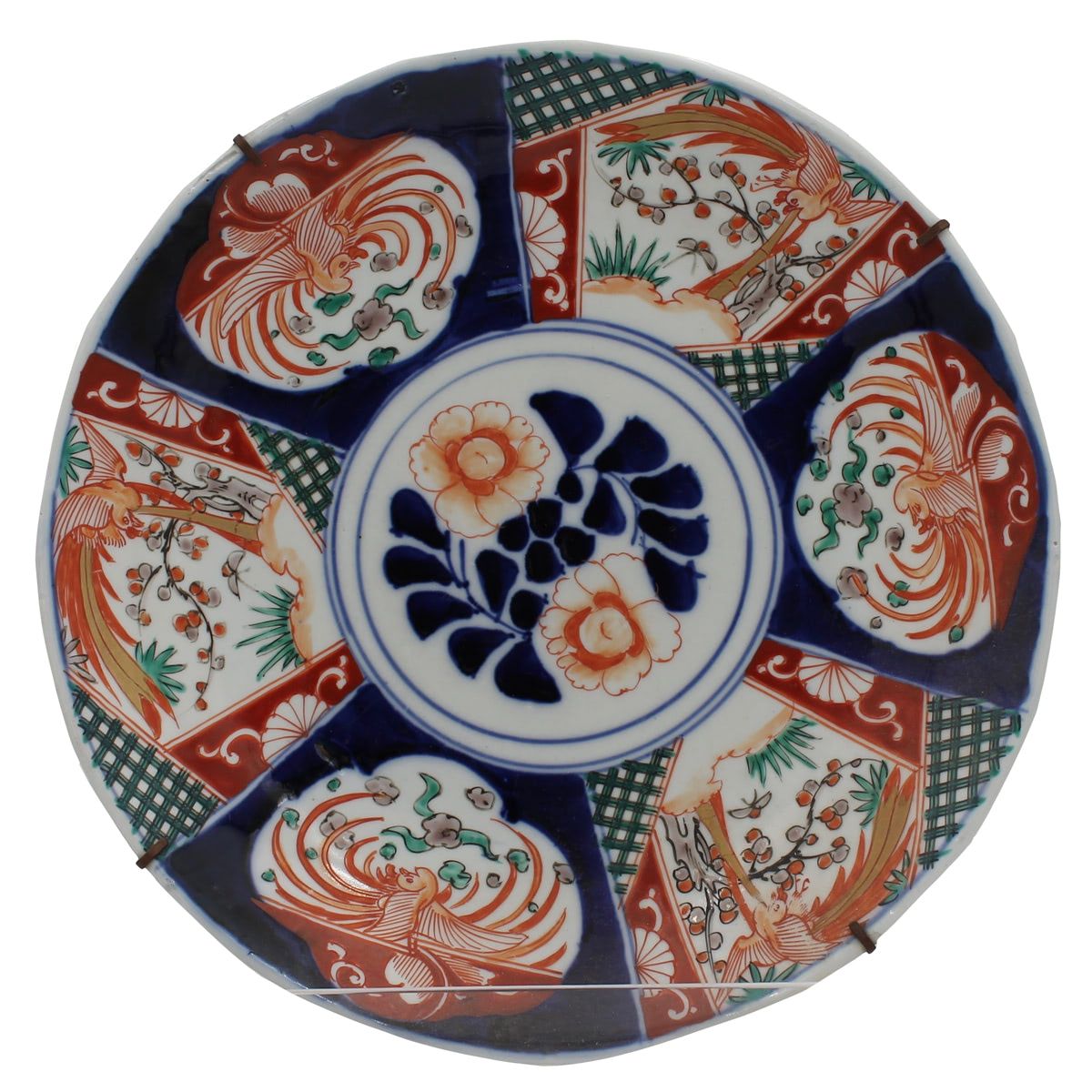 PIATTO DA MURO - WALL PLATE Porcelana policromada decorada con motivos florales &hellip;