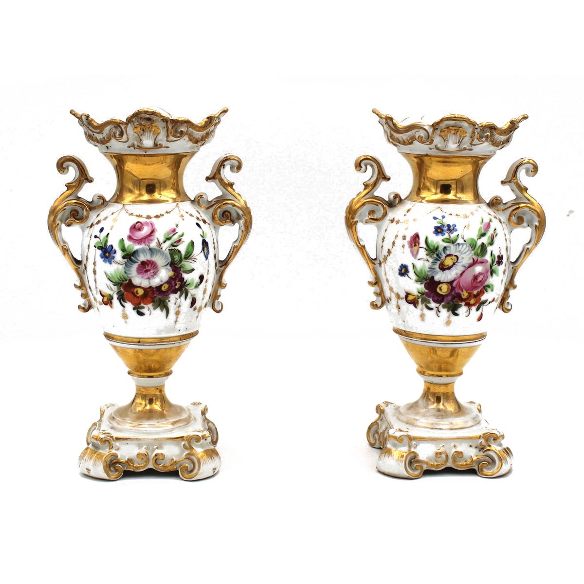 COPPIA DI VASI - PAIR OF VASES Antikes Porzellan, verziert mit polychromen und v&hellip;