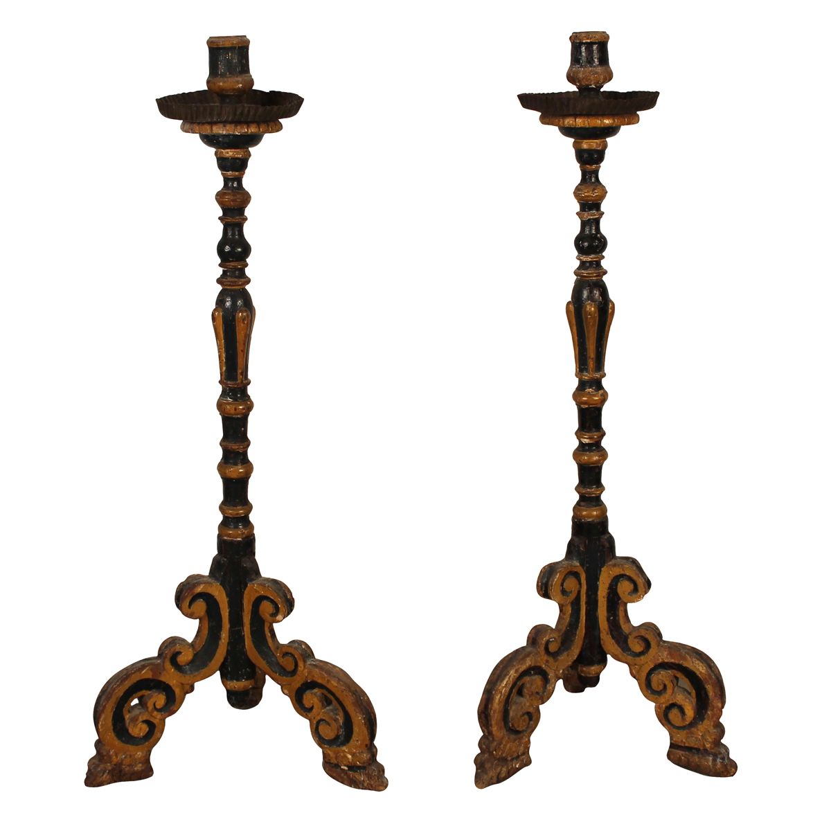 COPPIA DI GRANDI TORCIERI-PAIR OF LARGE TORCHES Carved and lacquered wood. Sicil&hellip;