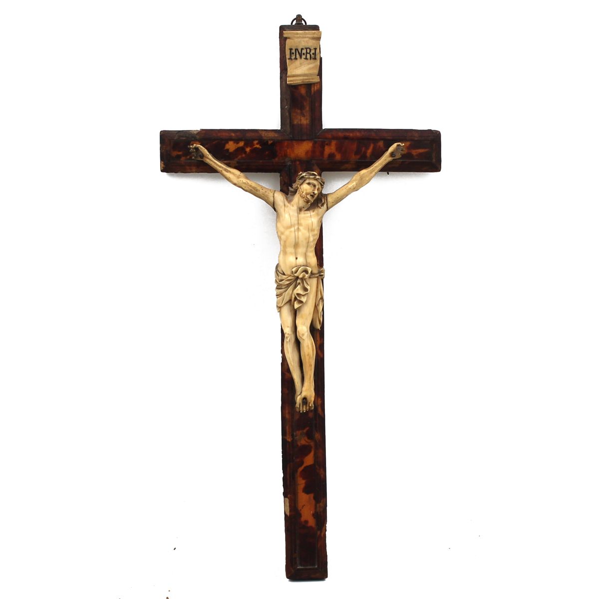 CROCIFISSO - CRUCIFIX Marfil antiguo tallado en una cruz de tortuga marina. Sici&hellip;