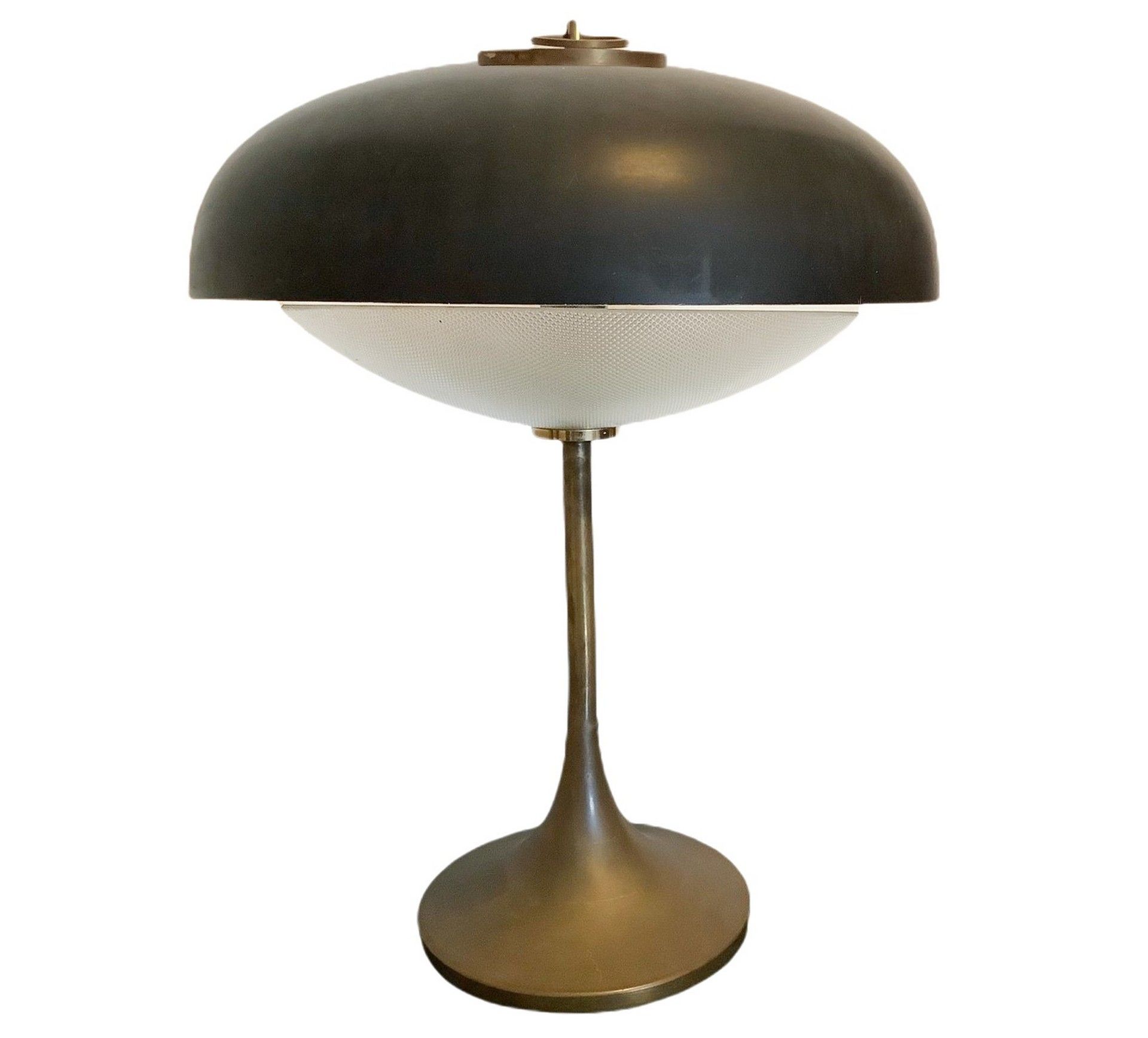 Per Arredoluce, Gregoretti Stoppino Meneghetto 极其罕见的黄铜铸造结构的台灯，1950年代，34x30厘米，外部为&hellip;