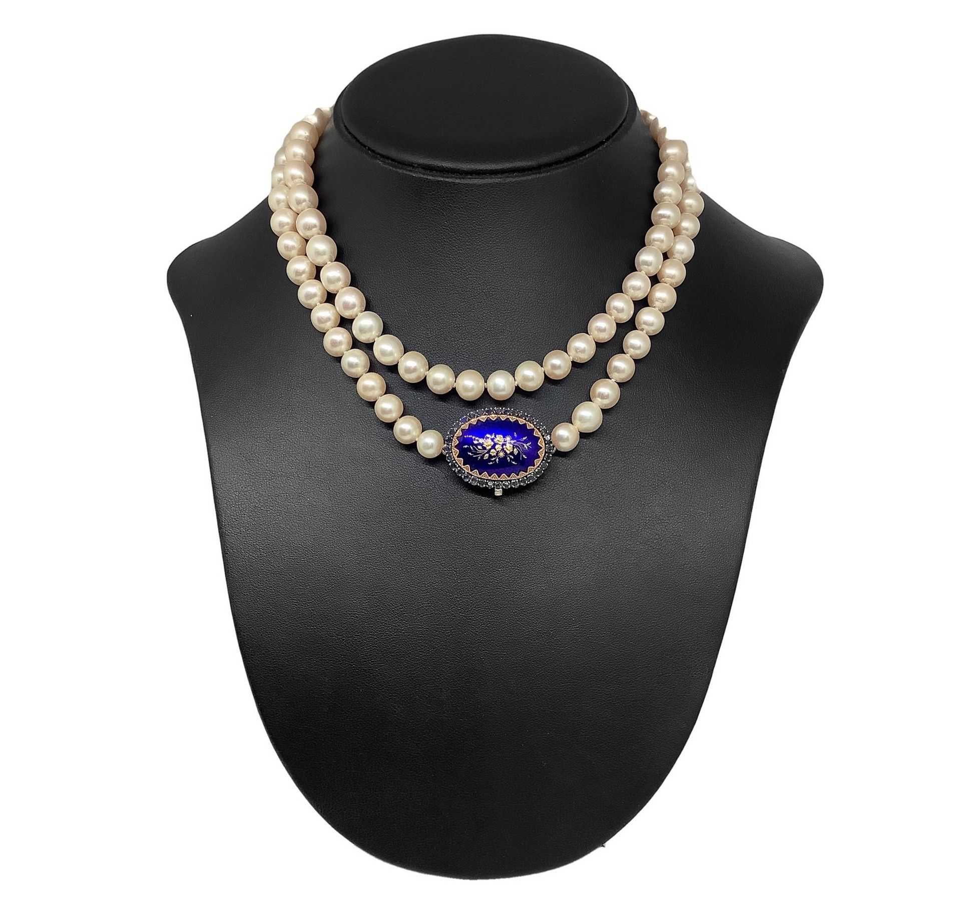 Null Collier de perles, 20ème siècle 40 cm, perles 9 mm Important susta avec éma&hellip;