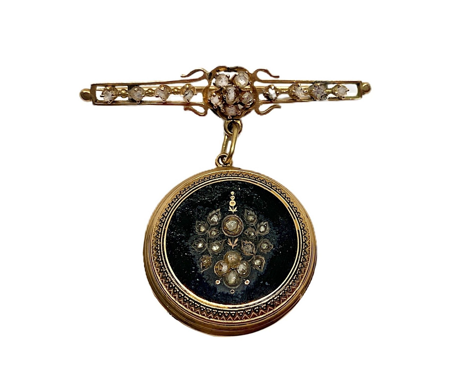 Null Broche en or antique Diamètre du pendentif 2,7 cm Avec des roses et une bre&hellip;