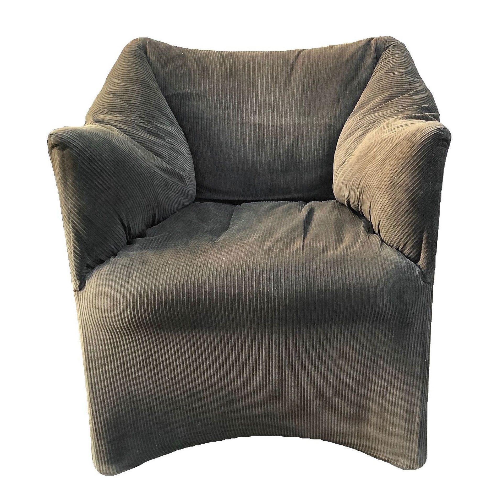 Per B&B Italia, Mario Bellini 休闲椅，70年代，高80厘米x70x60，金属结构的扶手椅，用带肋的达克龙天鹅绒装饰。有使用和褪色的&hellip;