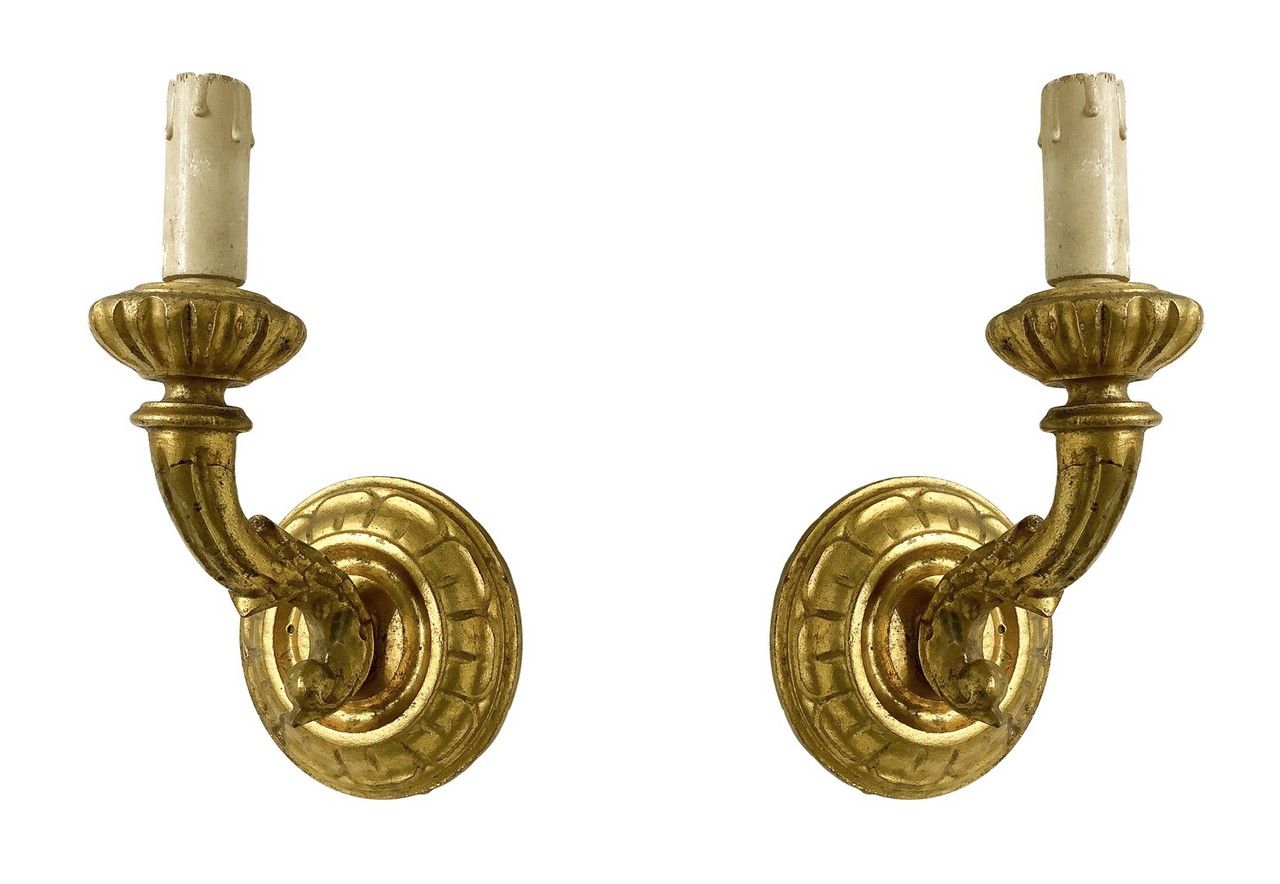 Null Pair of applique in gilded wood with one light h 15 cm; diameter 12 cm