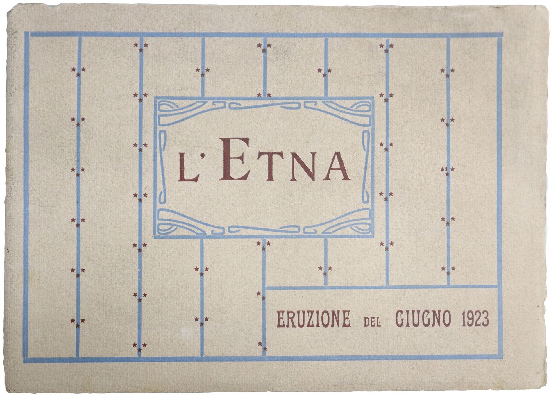 Null Éruption de l'Etna en juin 1923 18 cm x 25 cm Petite brochure avec des phot&hellip;