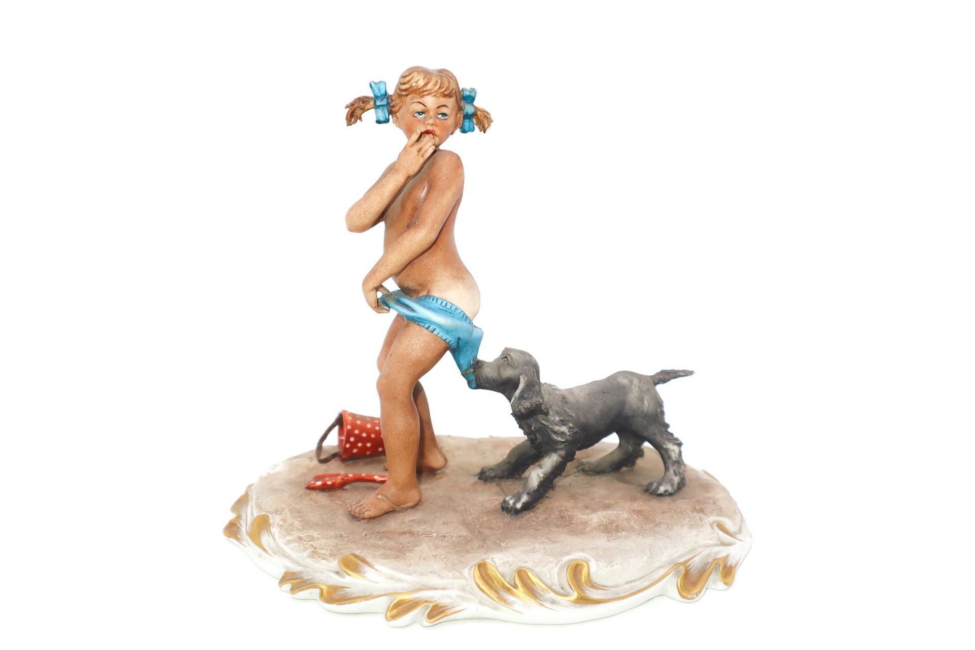 Lenzi per Capodimonte 带狗的陶瓷女孩，"铜锣湾女孩"，20世纪50年代，高16厘米x19厘米 铜锣湾广告瓷器，底部有59年的日期，目前有小&hellip;