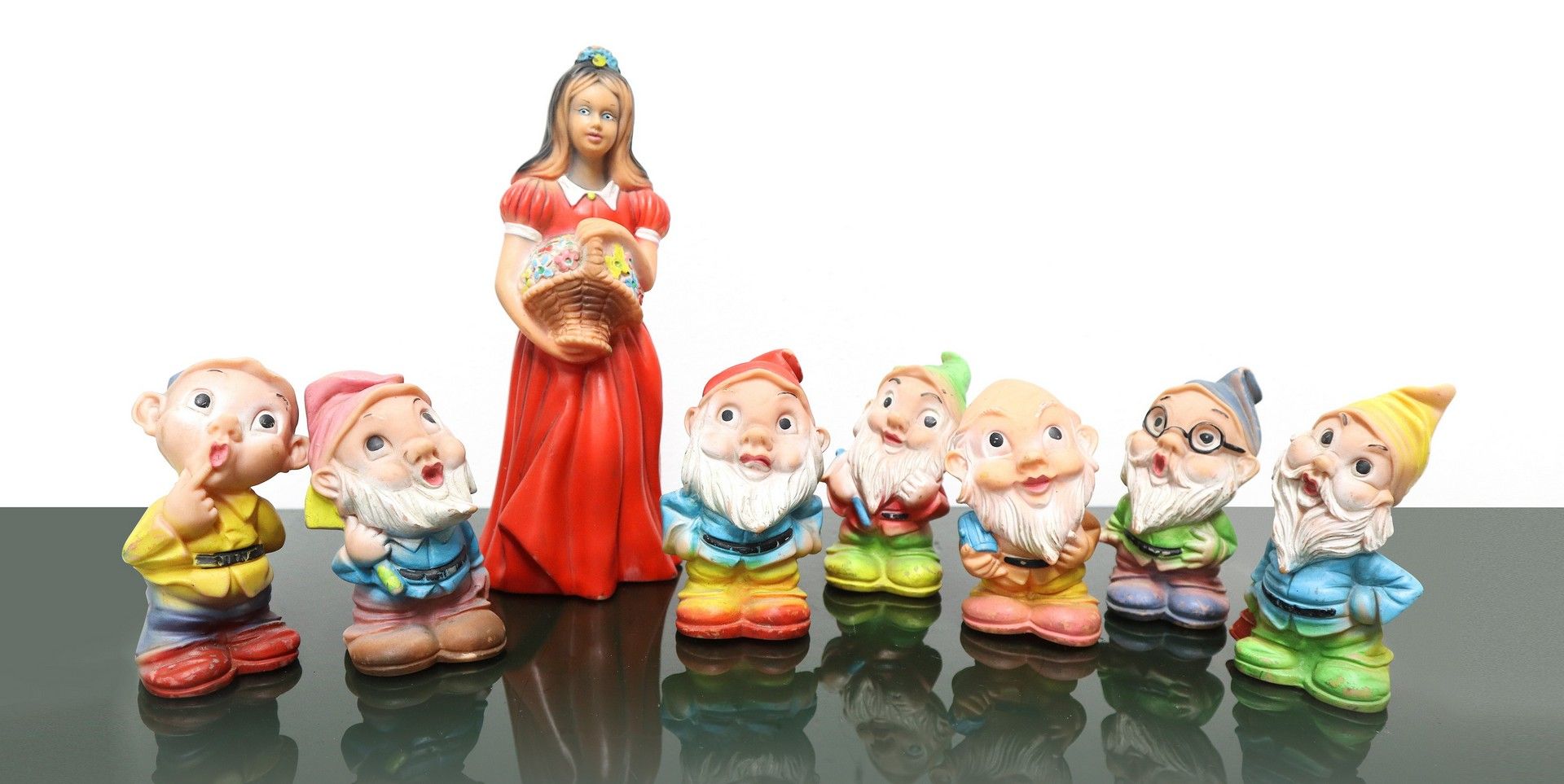 Rubber Toys Blanche-Neige et les sept nains. Marionnettes en caoutchouc avec hoc&hellip;