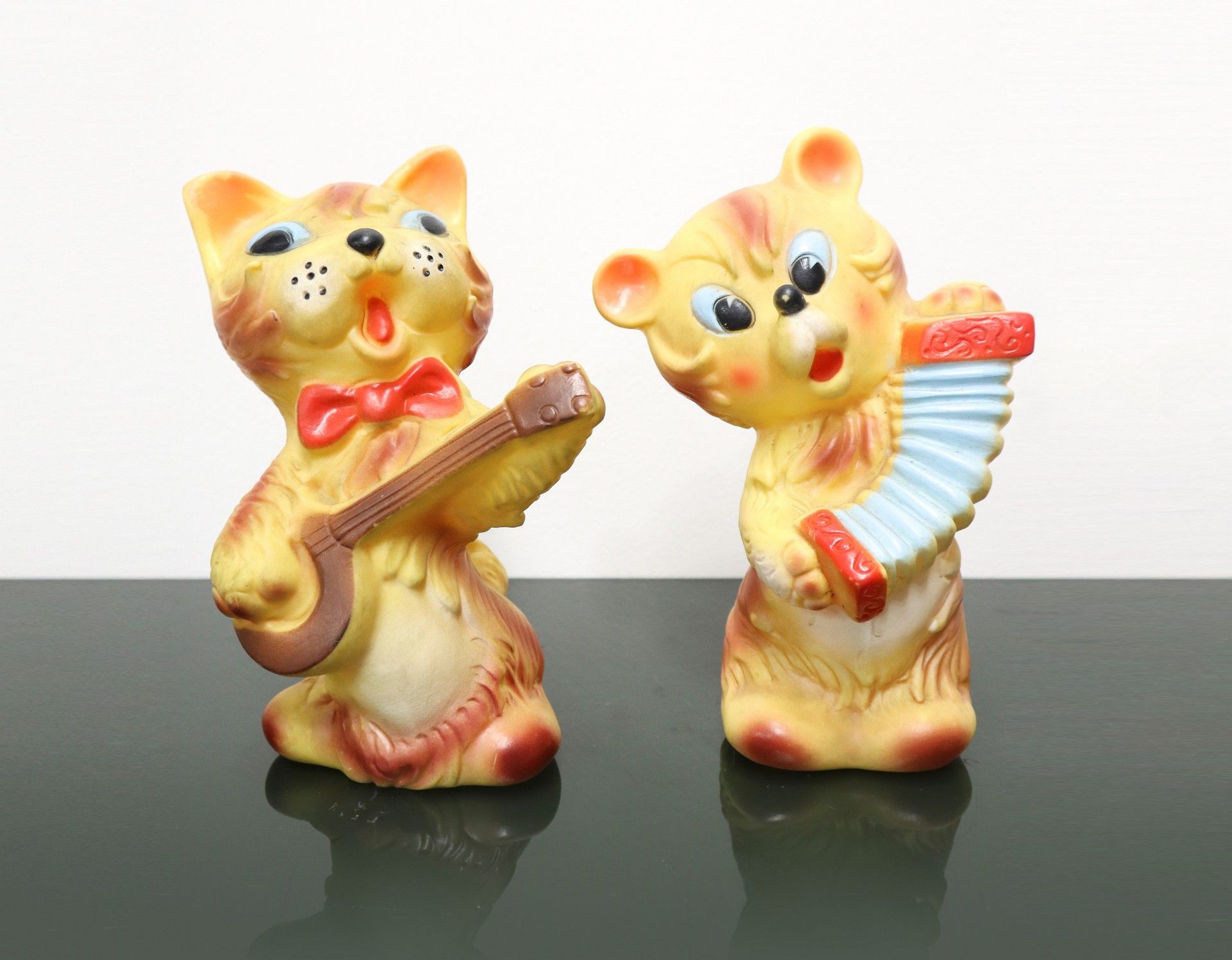 Ledra Gomma/ Ledra Plastic Gatto e Orso musicanti. Coppia pupazzi in gomma con s&hellip;