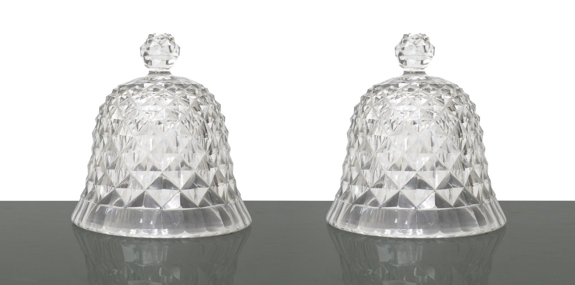 Null Paar Kristallglocken, 20. Jahrhundert H 20 cm, Durchmesser 19 cm Kleine Abs&hellip;