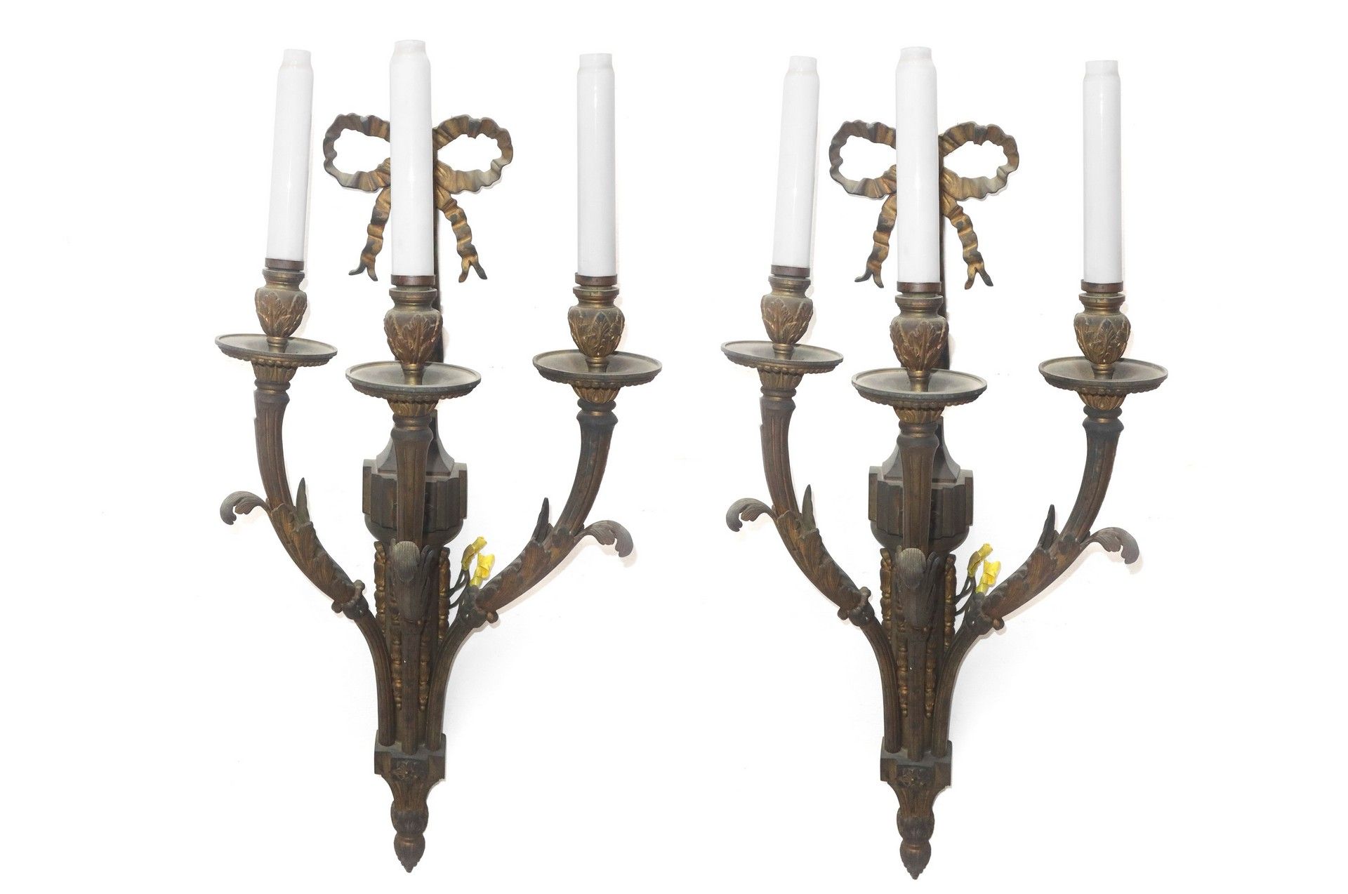 Null Pair of wall sconces with love knot, 20th century h 60cm w 30cm