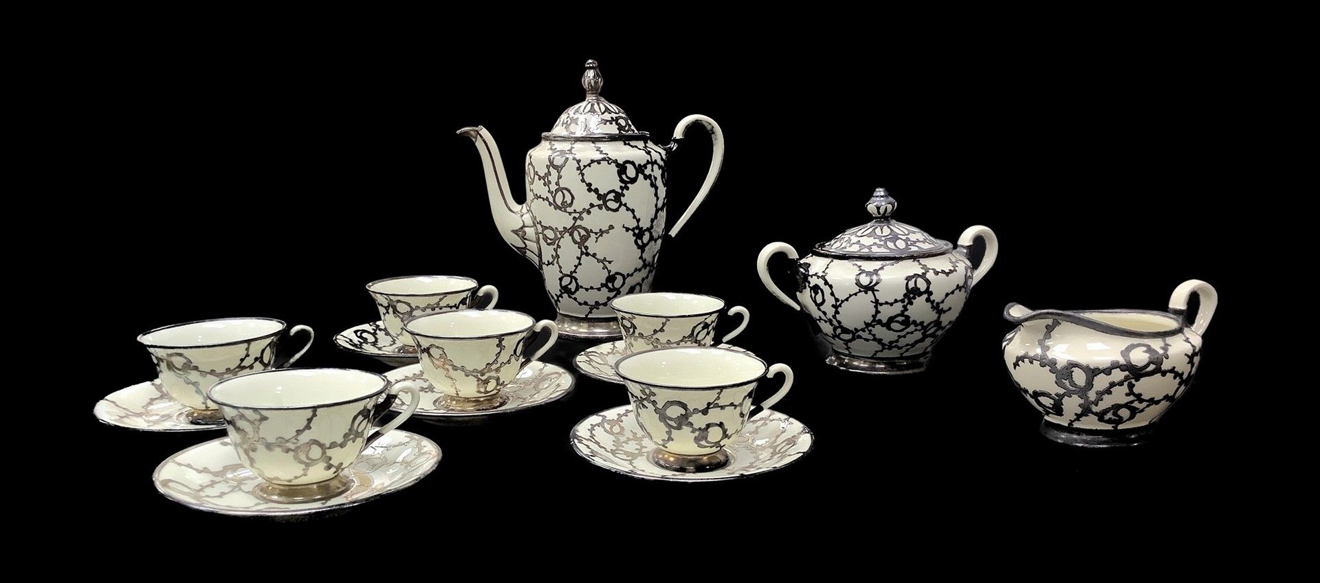 Rosenthal Rosenthal (1879) - 瓷器咖啡服务，Mod. Empire 包括：6个杯子与碟子，糖碗，咖啡壶和牛奶壶包括：6个杯子与碟子，&hellip;