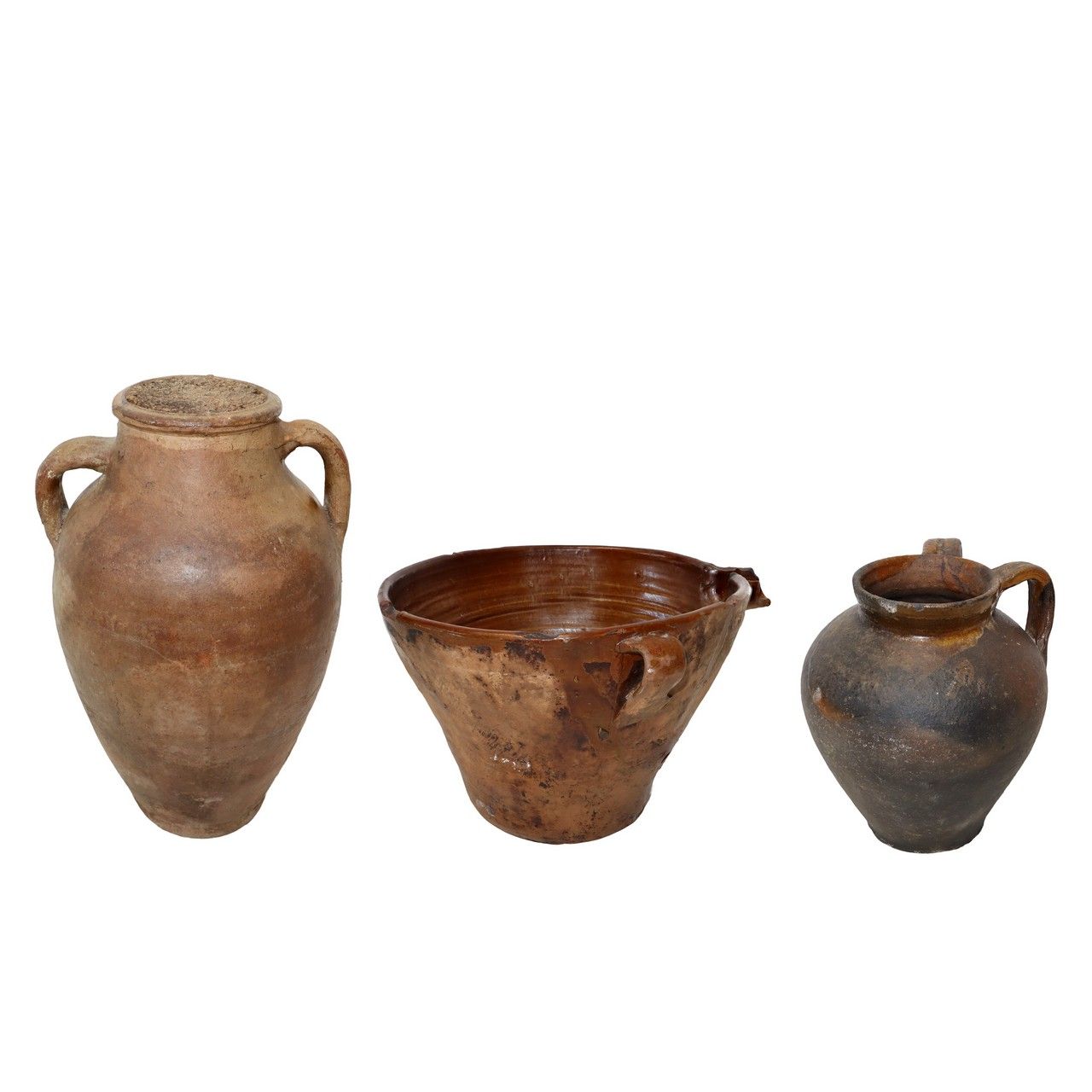 Null Trois vases en céramique, Italie du Sud H cm 20x30, h 37, h 21 DisparuPrése&hellip;