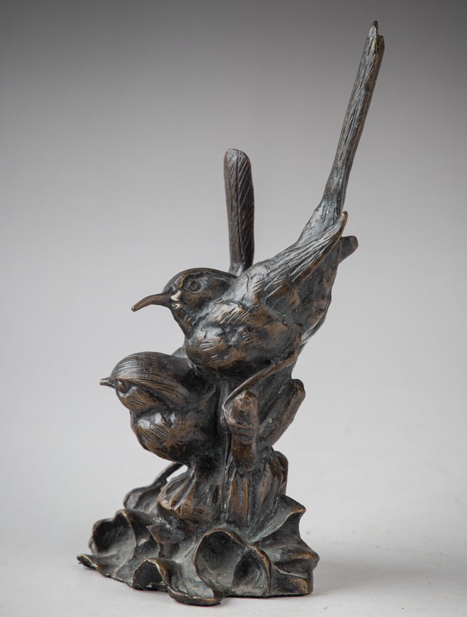 Null Couple d'oiseaux, ,bronze, patine foncée, sur un socle en forme de rocher c&hellip;