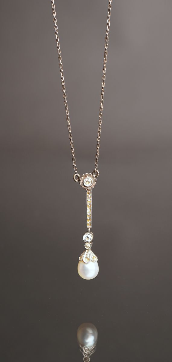 Null Collier avec perle et diamants, WG 333, ,perle d'un diamètre d'environ 6 mm&hellip;