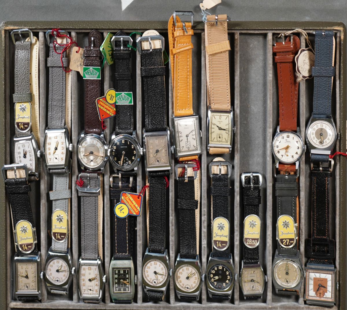 Null Lot de 19 montres-bracelets pour hommes, env. Années 1930-70, ,dont beaucou&hellip;