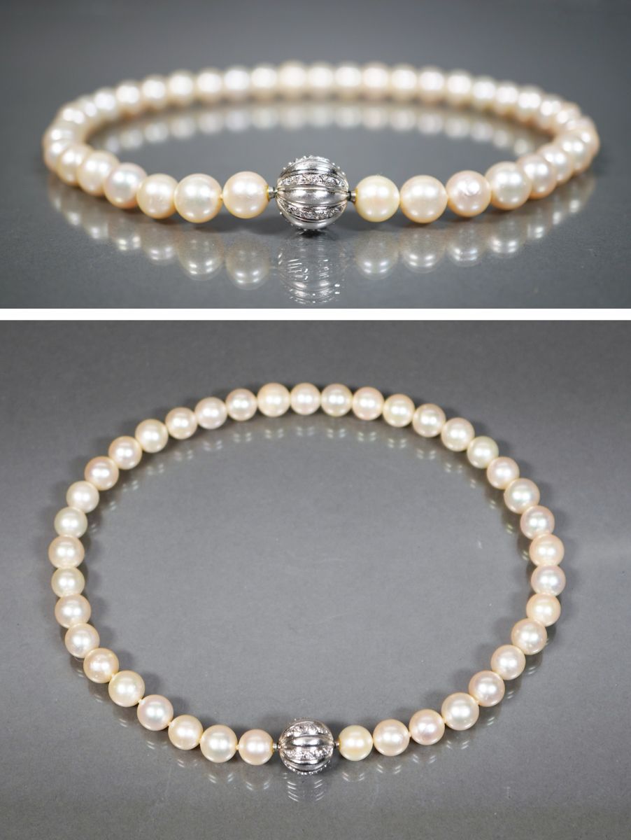 Null Collier de perles de culture, fermoir serti de brillants, WG 750, ,39 perle&hellip;