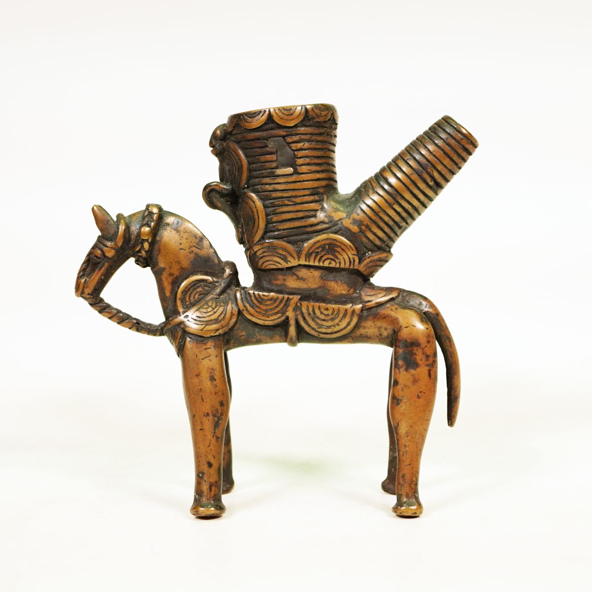 Null Pipe figurative Dogon, Mali, Afrique de l'Ouest, laiton, patiné brun foncé,&hellip;