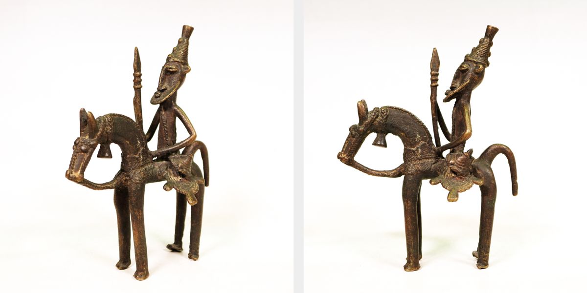 Null Figurine équestre, peuple Dogon, Mali, bronze, patine foncée, ornementation&hellip;