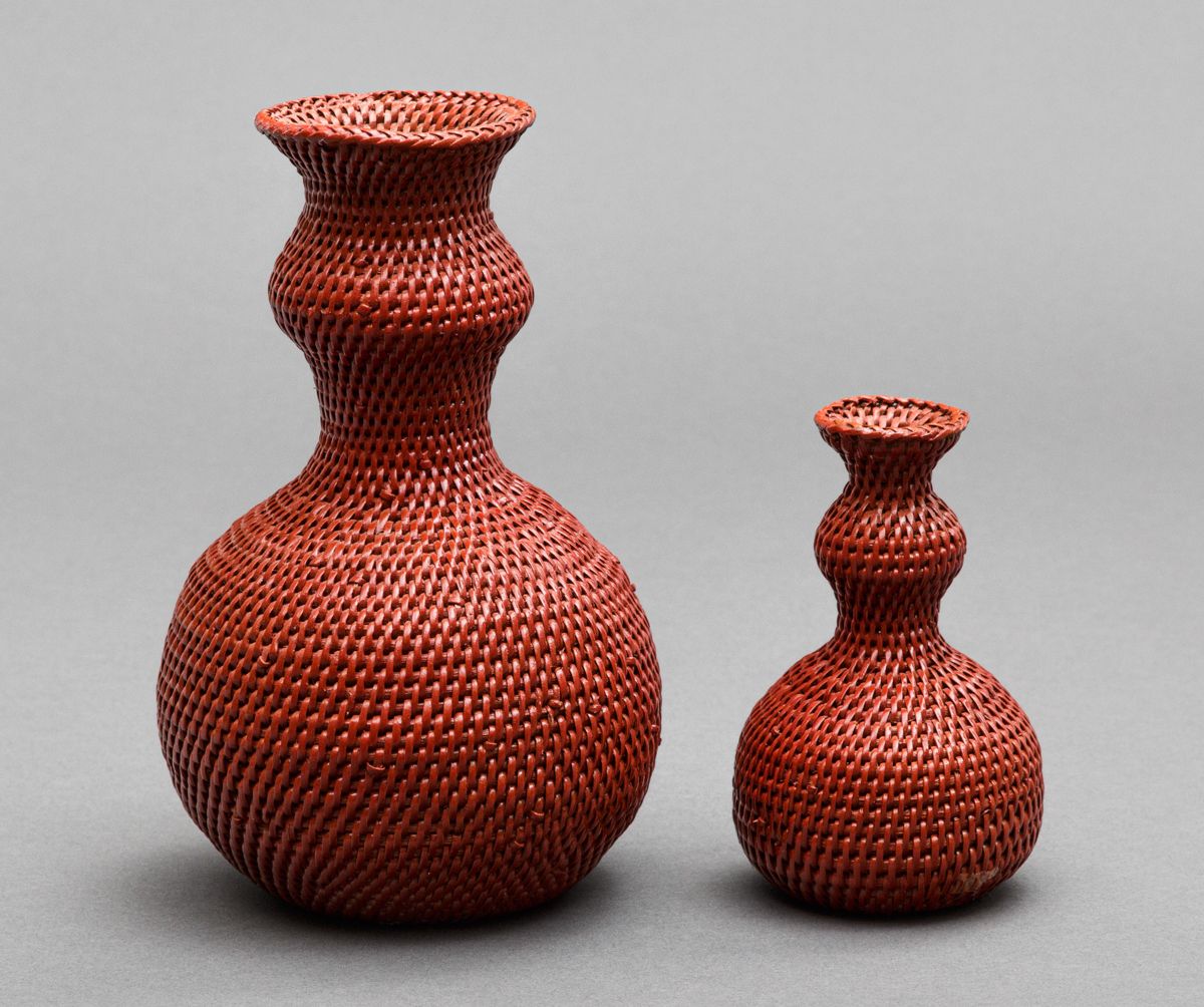 Null Deux vases chinois pour fleurs séchées, ,tressage de rotang laqué rouge, 2e&hellip;