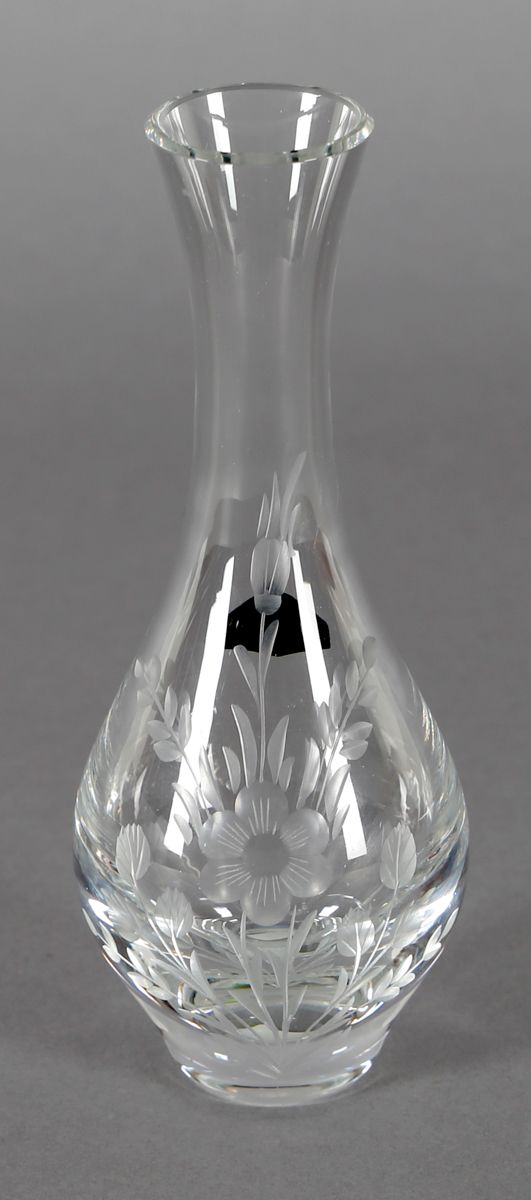 Null Petit vase, verre, Saint-Louis, 2e moitié du 20e s., ,avec beau décor flora&hellip;