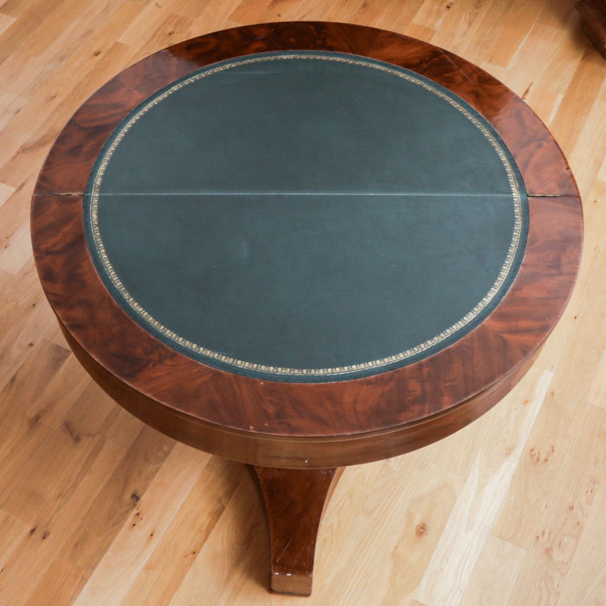 Null Table ronde Empire Consol, vers 1800-1820, placage d'acajou sélectionné, co&hellip;