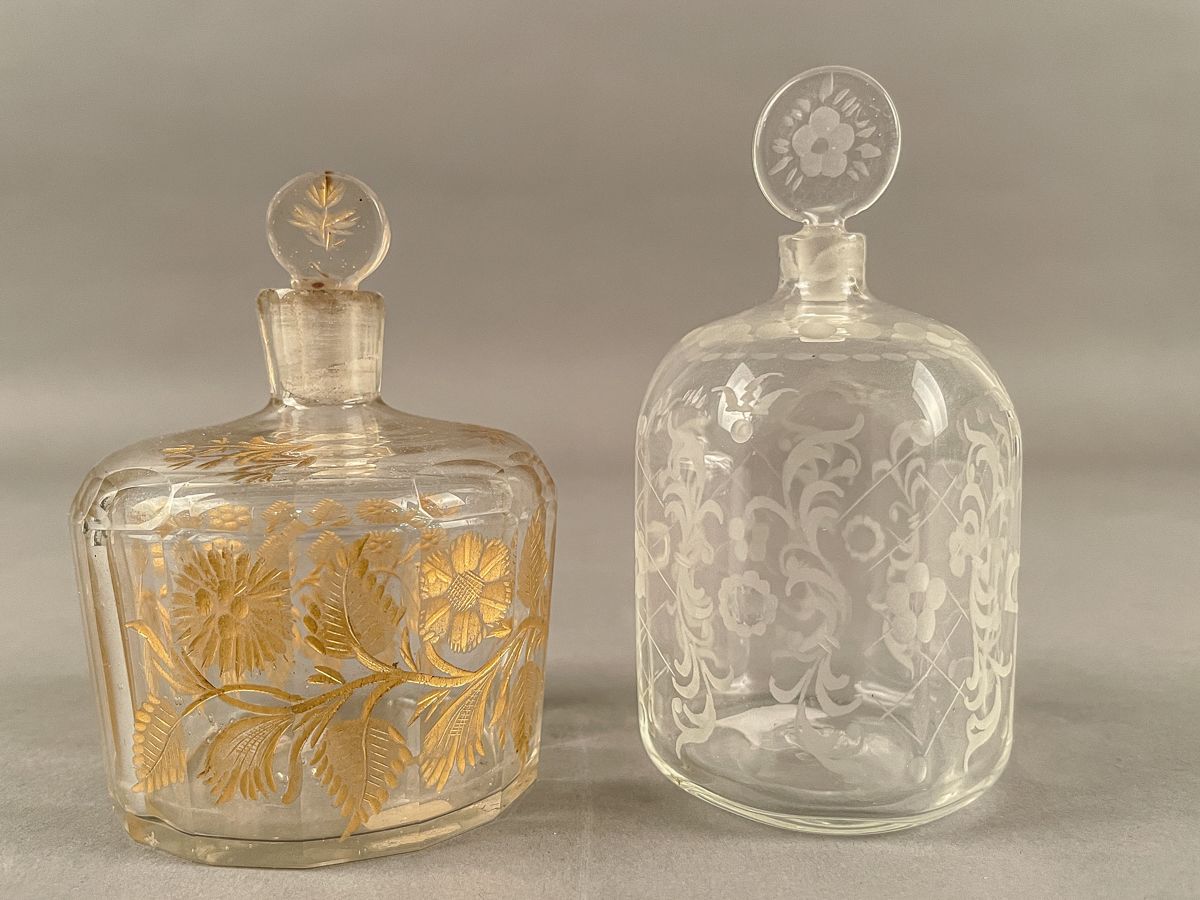 Null Due fiaschette in vetro Biedermeier, probabilmente Boemia, 1830 circa, cias&hellip;