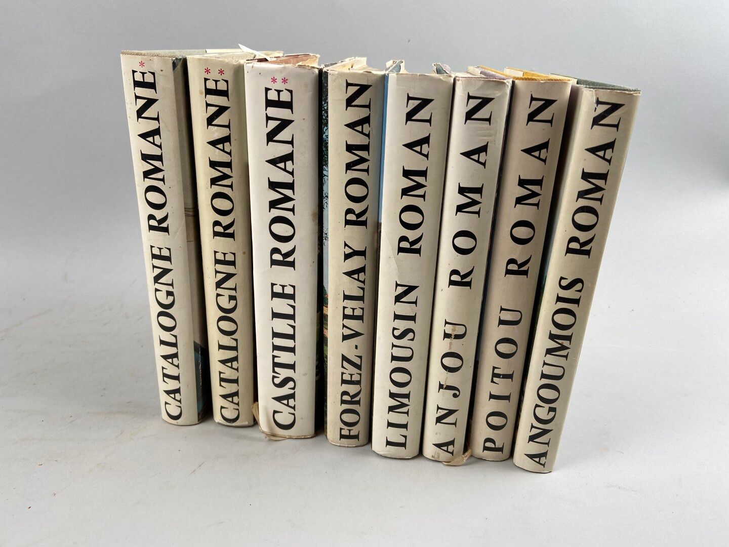 Null Editions zodiaque, set of 8 volumes: Limousin, Anjou, Forez-Velay, Angoumoi&hellip;