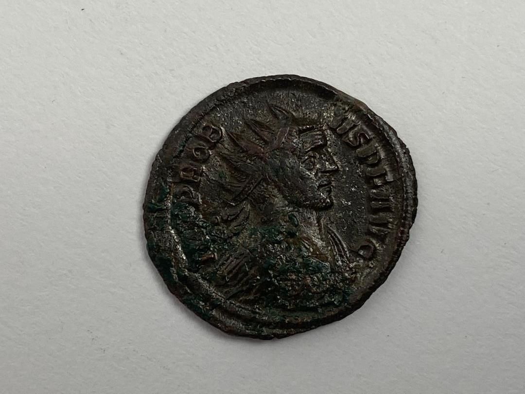 Null PROBUS (276-282).

Victoria Germ.

Billon.

RIC 220.