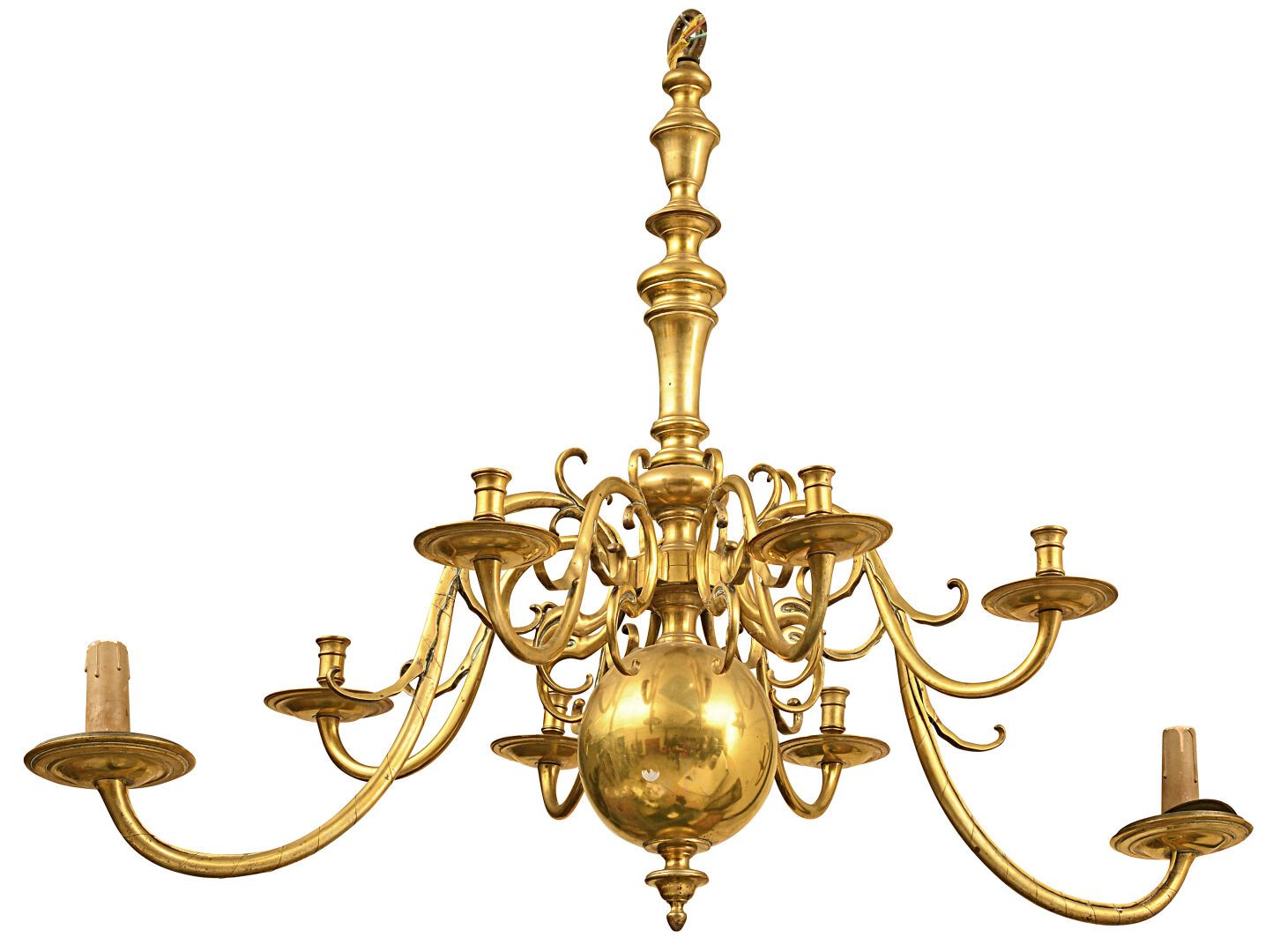 Null * Important lustre en bronze doré à huit bras de lumière ornés de volute et&hellip;