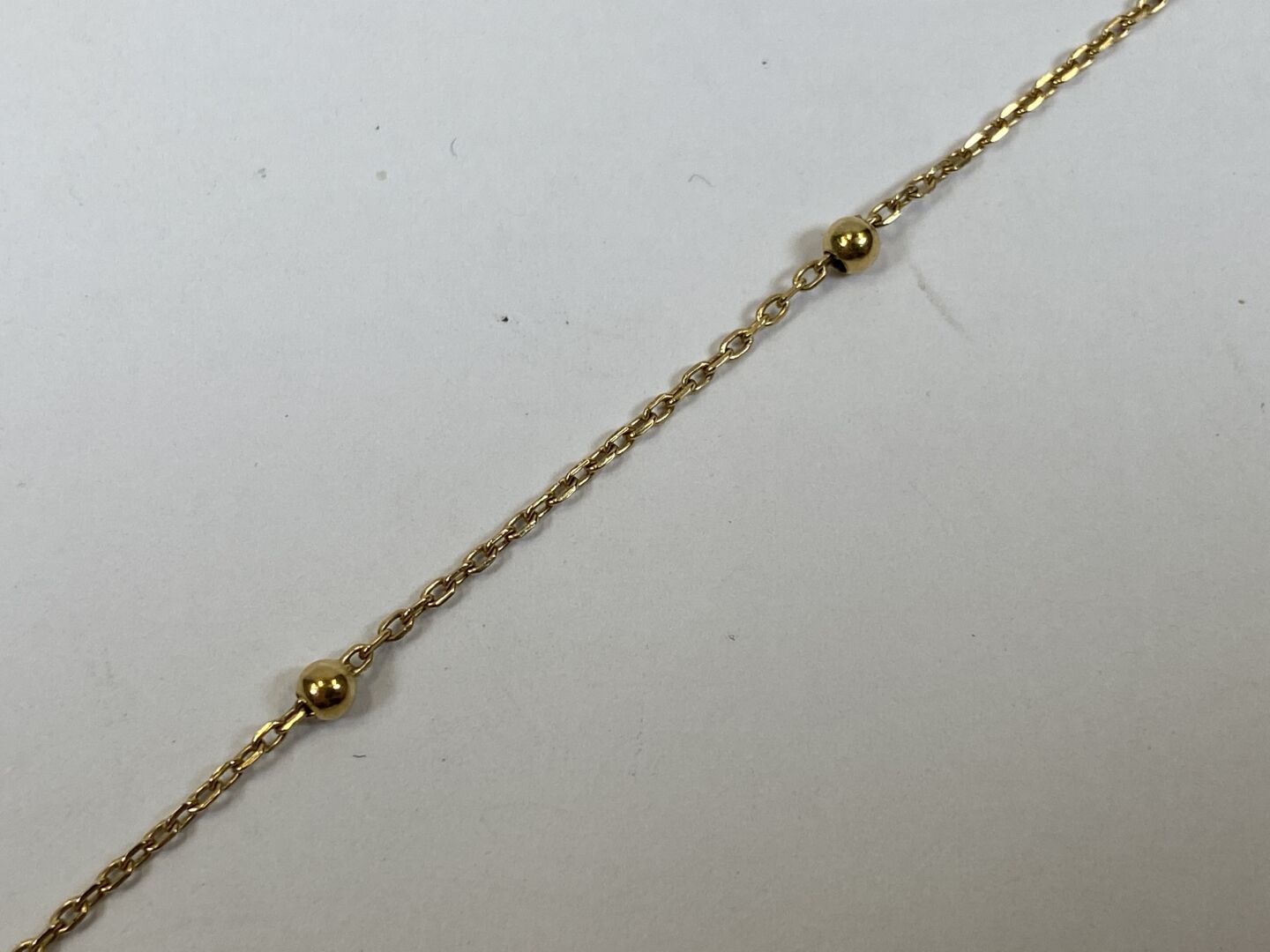 Null Bracelet in 18K yellow gold with small balls.

Weight : 1,1 g.

L. 18 cm.