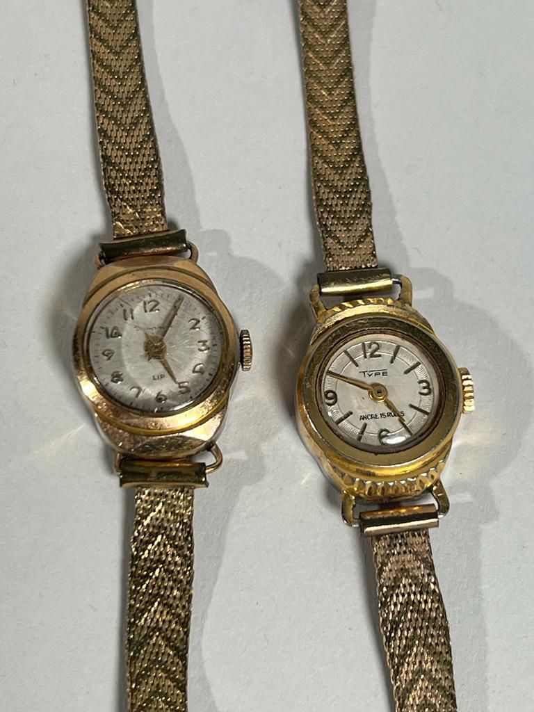 Null LIP et TISSOT.

Deux montres-bracelets de dame en métal doré.

Vers 1850/19&hellip;