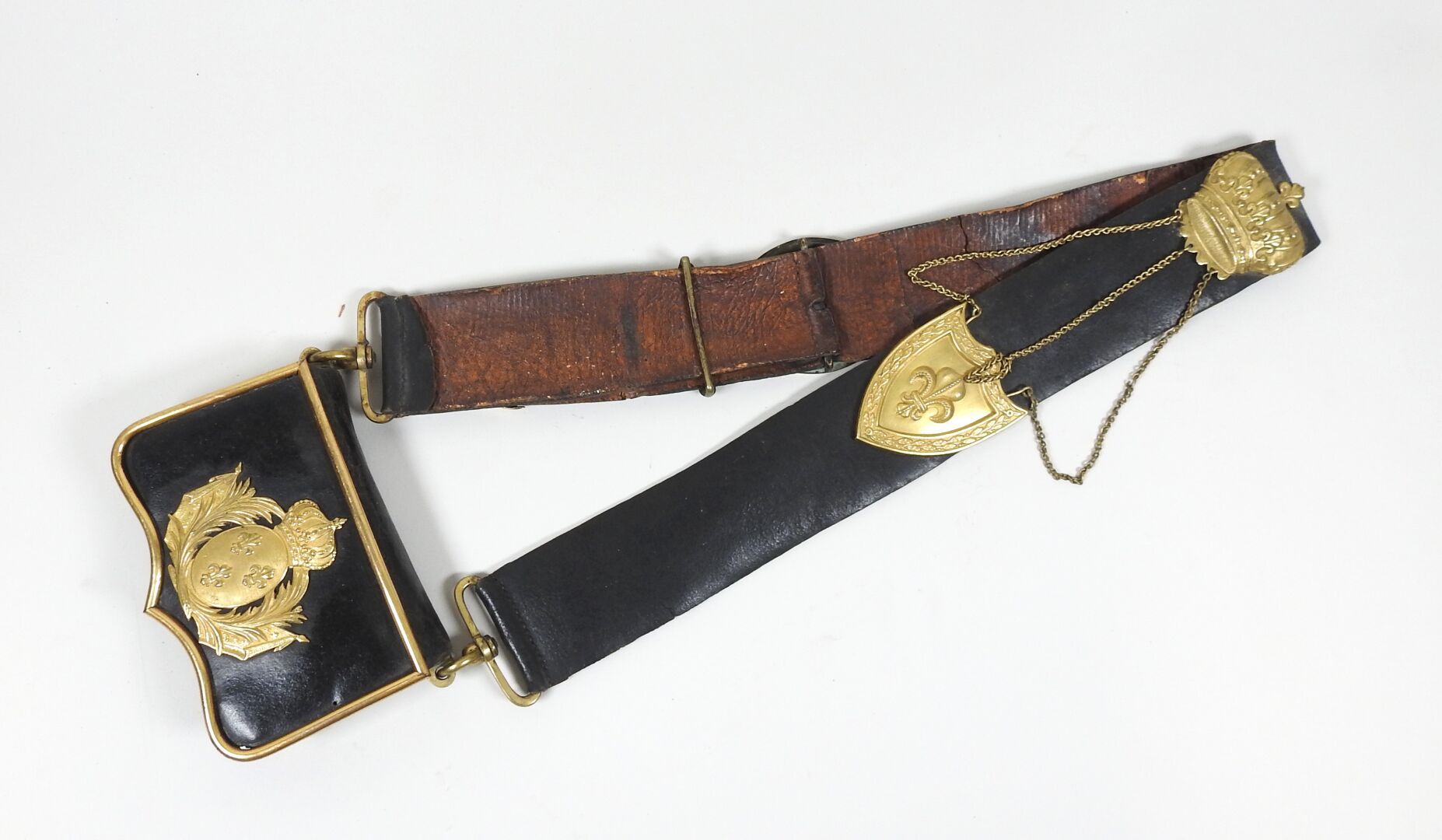 Null 法国，复辟时期（1814-1830）。

骑兵军官的绞刑架模型，1814年。

木箱上覆盖着皮革，两侧是黄铜，圆形的边缘是镀金的黄铜边缘，中间是镀金的&hellip;