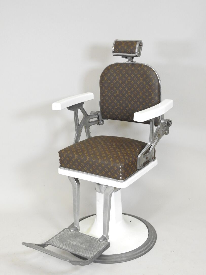 Barber chair in white lacquered metal and brushed metal,…