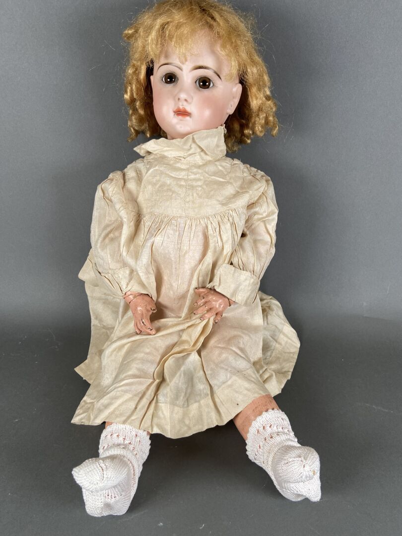 Null French doll, bisque head, closed mouth, fixed brown eyes marked, size 11. U&hellip;