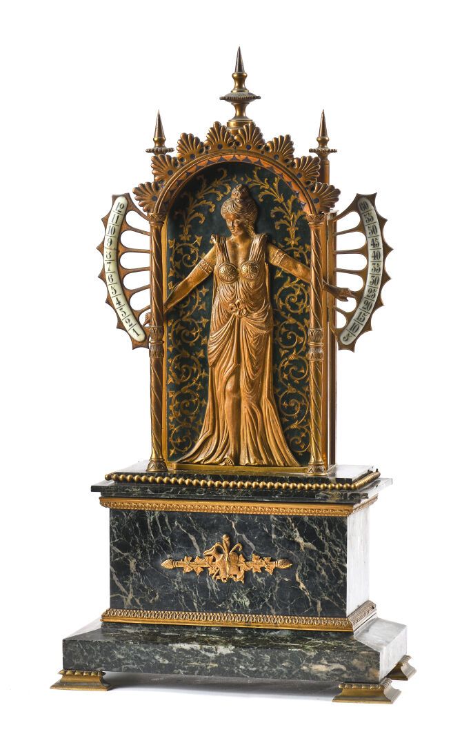 Null Orologio in bronzo e marmo verde venato, con la parte superiore a forma di &hellip;