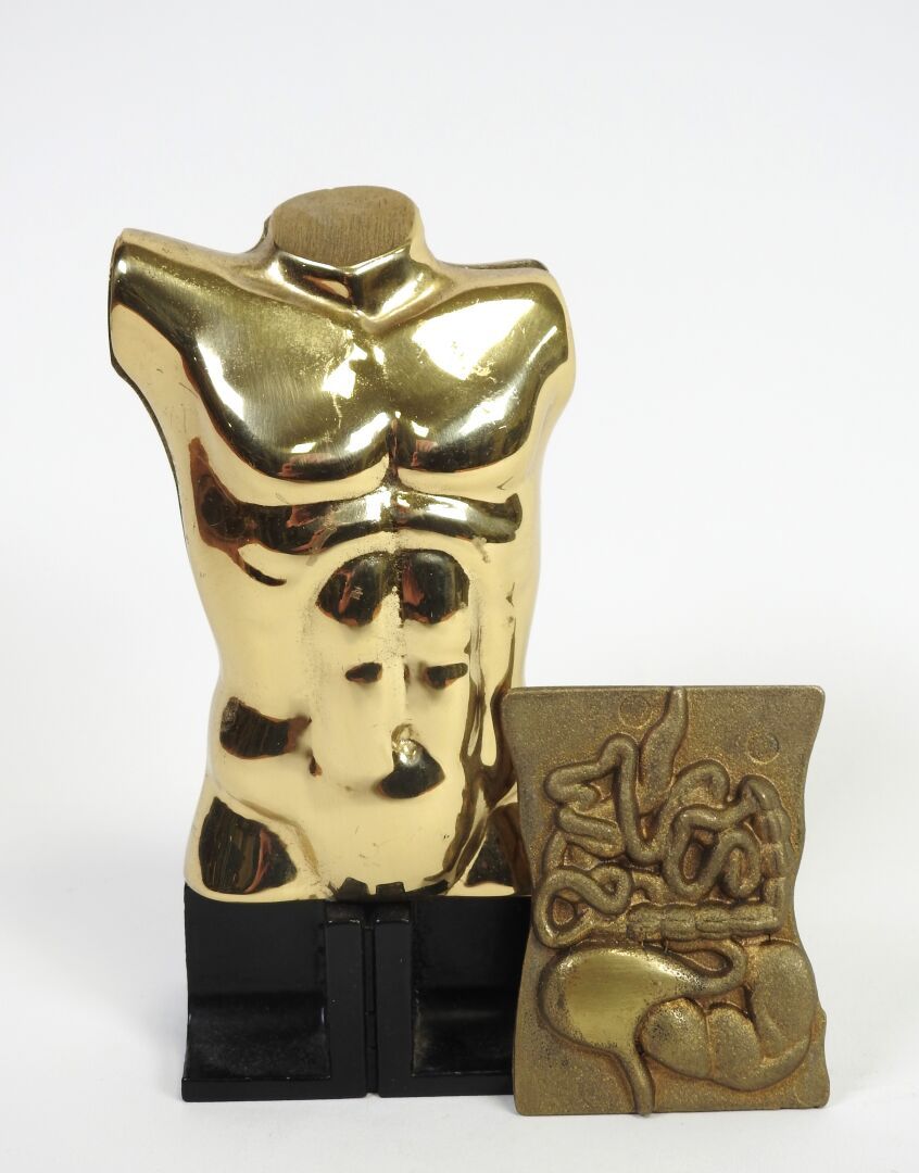 Null 米格尔-奥尔蒂斯-贝罗卡尔（Miguel Ortiz BERROCAL，1933-2006 年）。
上腹躯干，作品 377，带内板。
青铜和黑漆金属雕&hellip;