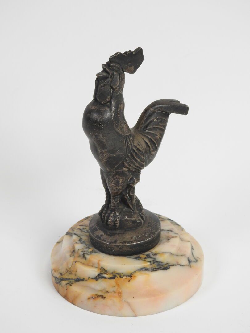 Null Chanteclerc" silvered bronze car mascot featuring a rooster on a stepped ma&hellip;