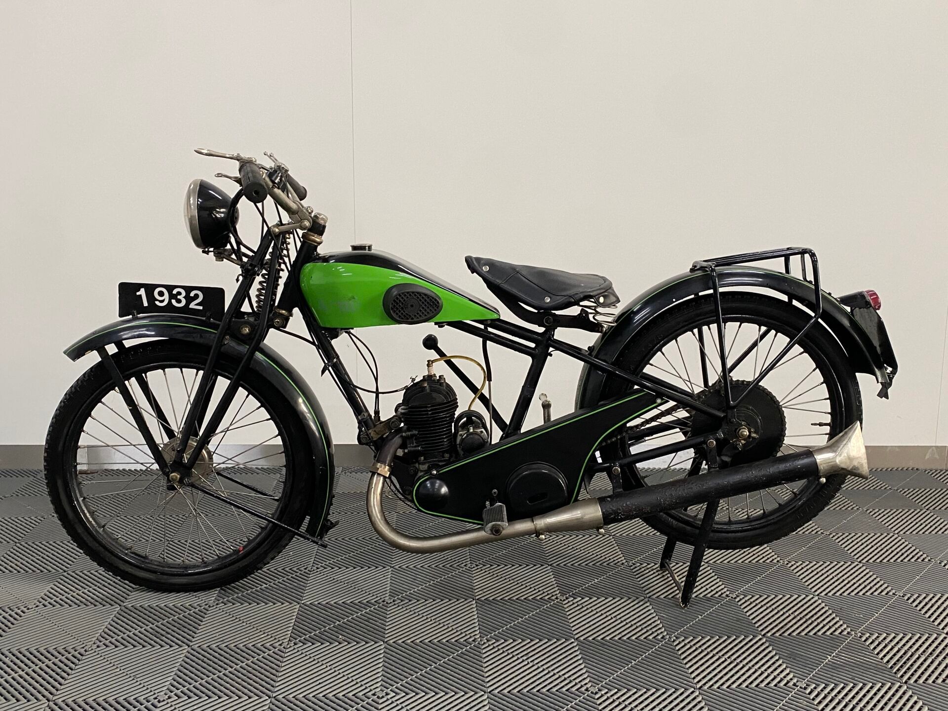 Null ARMOR A1
1932

Art : A1.
Seriennummer: 935466.
Nr. Des Motors: 101754.
Moto&hellip;