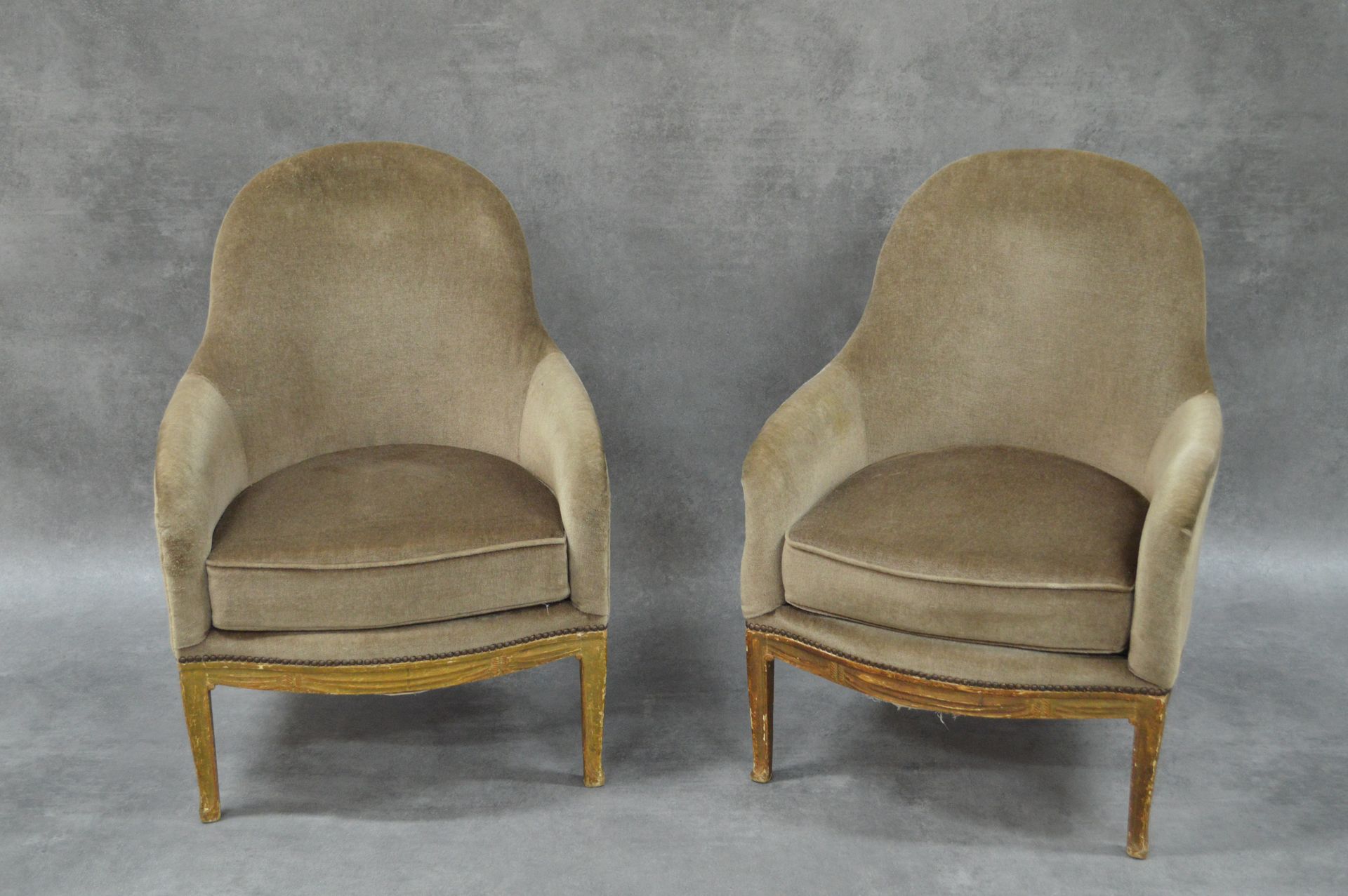 Bergères 
Pair of bergères. Brown velvet. Wooden legs. 
Years 1930-1940. Dimensi&hellip;