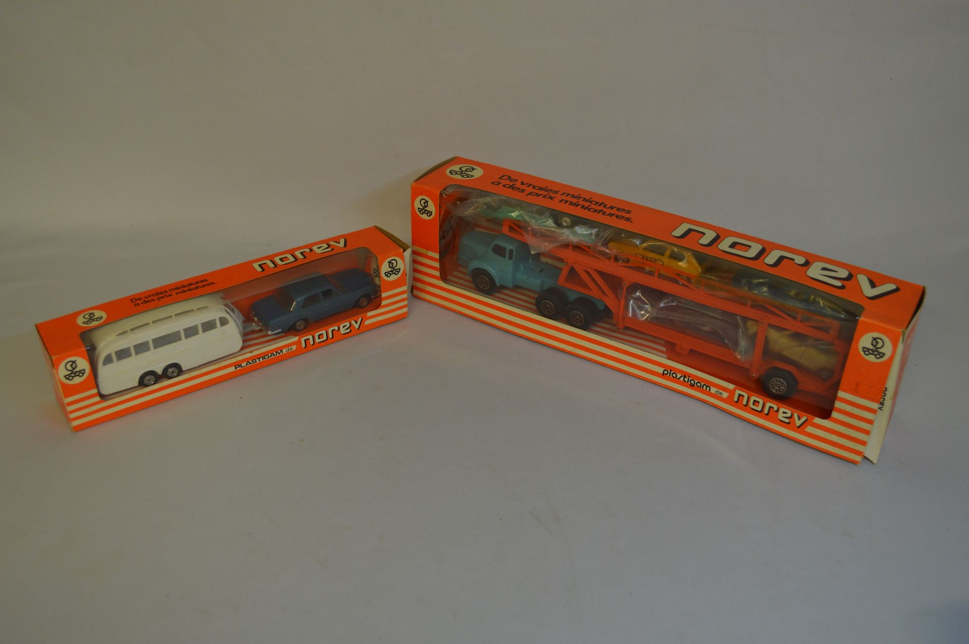 Null Set di due scatole NOREV PLASTIGAM - Serie lusso - Trasporto auto vuote n°9&hellip;