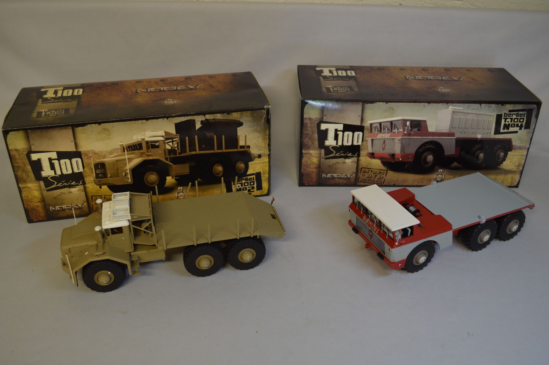 Null Very nice set of two NOREV - T100 Series boxes. Metal. 1 : 43. Including : &hellip;