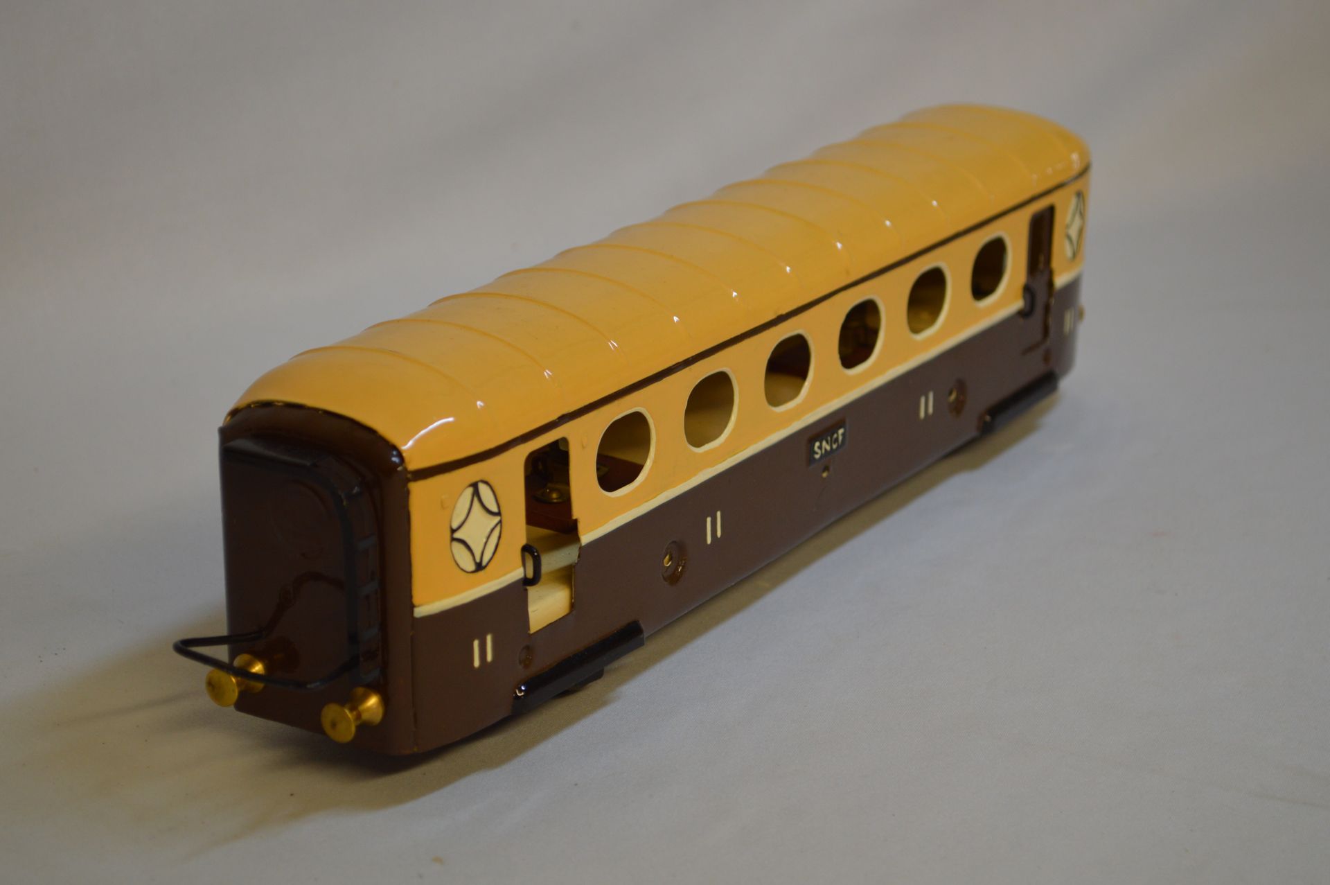 Null Miniature JEP / SNCF rail car. Very nice condition. Painted metal. Sliding &hellip;