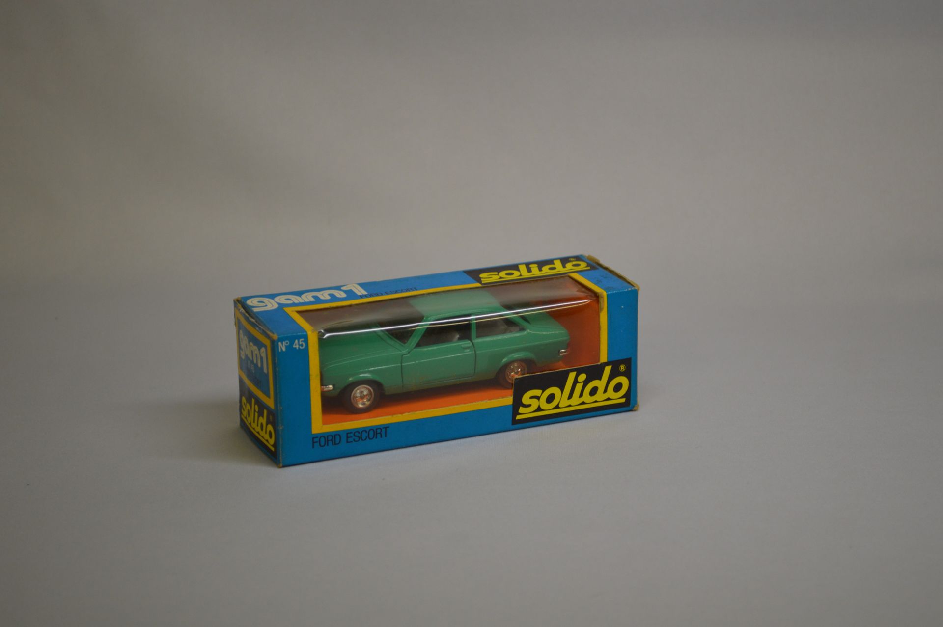 Null SOLIDO - GAM 1 - Personenwagen : Ford Escort, Nr. 45, grün.

Original Box. &hellip;