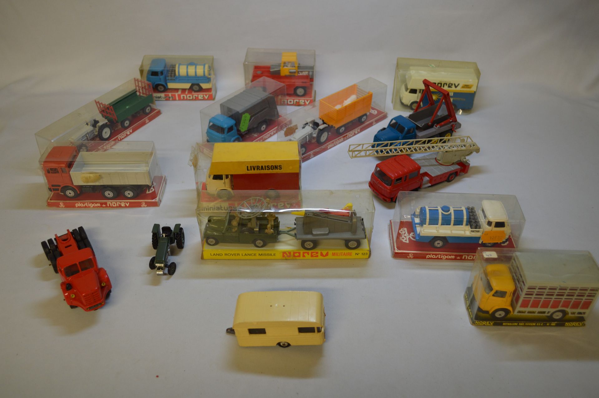 Null NOREV collection on the theme of transport of 16 pieces. Pvc. 1 : 43. Inclu&hellip;