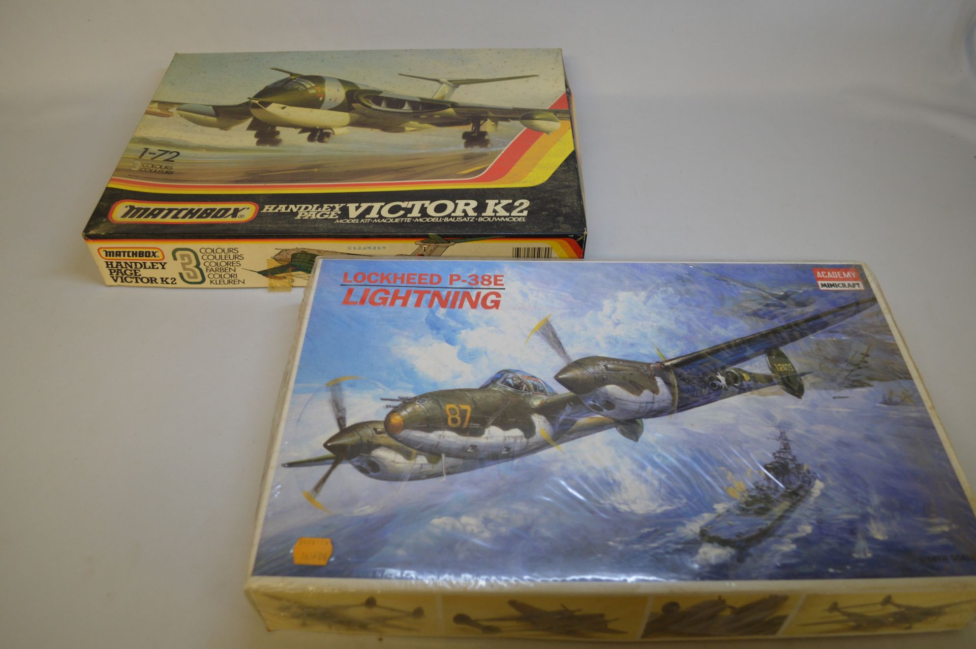 Null Set of aircraft models : 



- MATCHBOX - HANDLEY PAGE VICTOR K 2 - 1 : 72
&hellip;